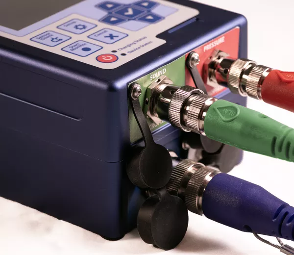 Color-coded connectors on Micromate Plus