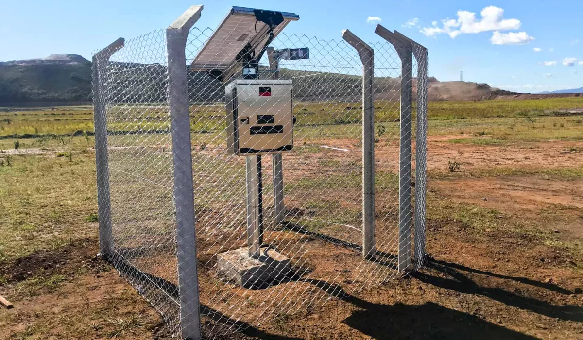 Remote monitoring enclosure in field